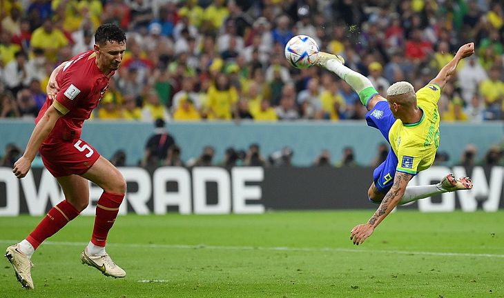 Com golaço de Richarlison, Brasil domina Sérvia e repete vitória