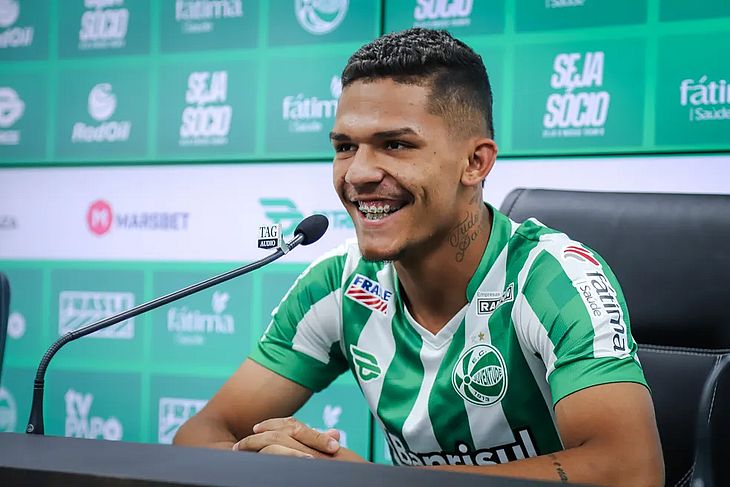 Relembre primeiro jogador brasileiro banido para sempre do esporte e por  que caso mudou legislação - Folha PE
