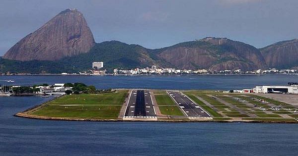 Capivara na pista atrapalha pouso no aeroporto Santos Dumont