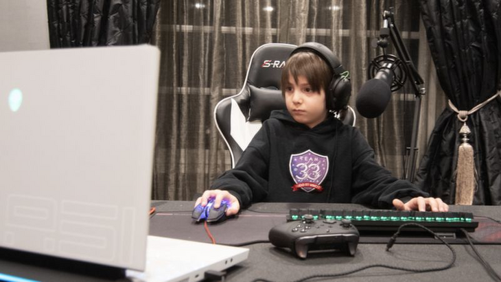 Menino de 8 anos se torna jogador profissional de Fortnite com salário de R$ 185 mil - TNH1