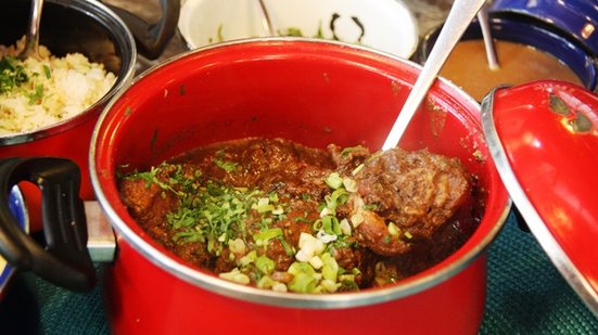 Imagem Frango ao molho pardo? “Uai, trem bão!”