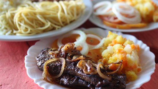 Imagem Almoço, lanche e sobremesa no Jaraguá