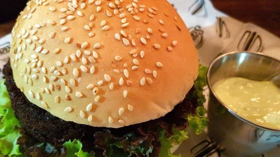 Imagem Grão de bico no pão