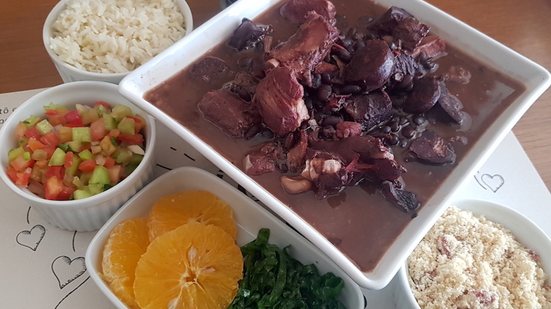 Imagem Em casa com feijoada