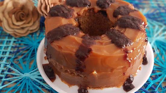 Imagem Bolo de ameixa da Zeéze: 57 anos de tradição