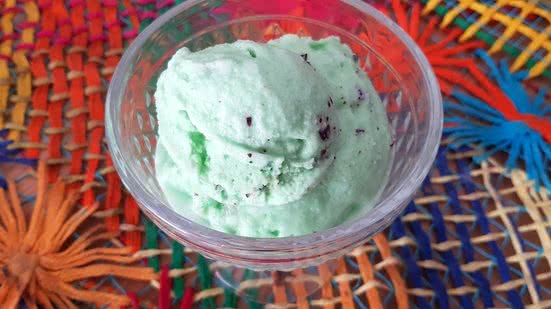 Imagem Sorvete de menta e chocolate, beijo doce e refrescante