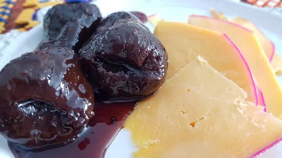 Imagem Natal com doce de caju e queijo do reino