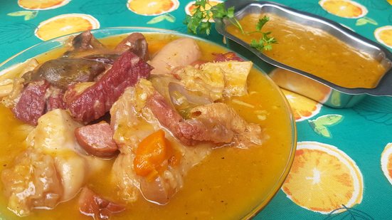 Imagem O mocotó da Bel é bom não, se amostra!