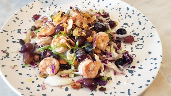 Imagem O charme feminino das saladas no pote