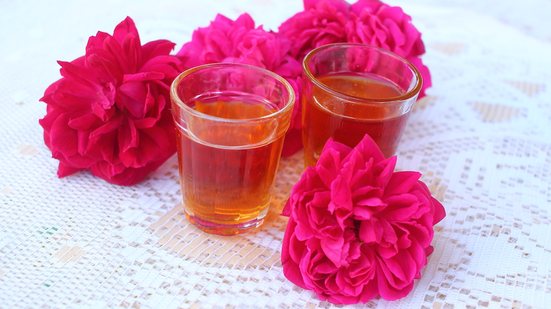 Imagem Licor de rosas da Dora