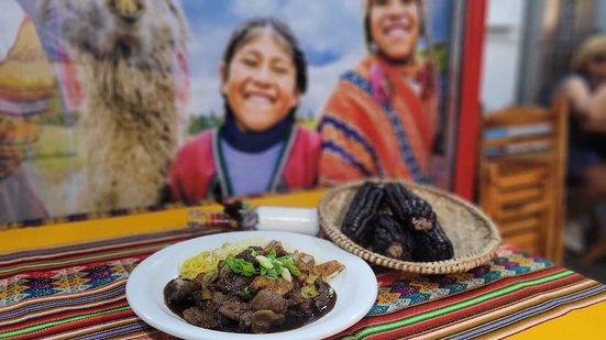 Imagem Festa peruana no Francês