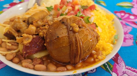 Imagem Agricultura familiar e cultura na praça