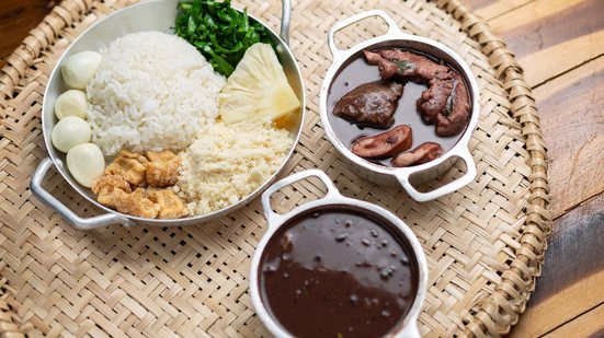 Imagem Sábado tem bufê livre de feijoada