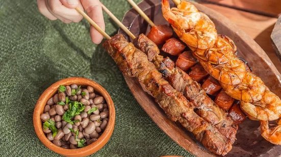 Imagem Variedades de espetinhos no Poço