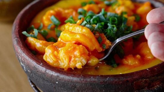 Imagem Do churrasco ao bobó de camarão, tudo combina com vinho