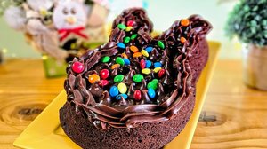 Imagem Páscoa feita por mâos femininas e cheias de afeto