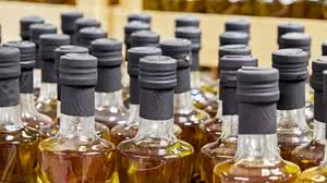 Galpão que produzia azeites falsificados foi fechado e quatro pessoas presas - Divulgação/Ministério da Agricultura e Pecuária