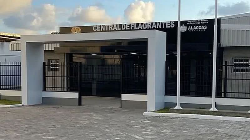 Homem é preso após dilacerar parte da orelha da ex-companheira, em Maceió
