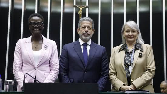 Presidente da União Interparlamentar, Tulia Ackson, o presidente da Câmara, Arthur Lira e a presidente do Parlamento da África do Sul, Annelie Lotriet - Mário Agra/Câmara dos Deputados