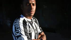 Robinho foi condenado a nove anos de prisão na Itália pelo envolvimento no estupro de uma mulher - Foto: Divulgação/Santos