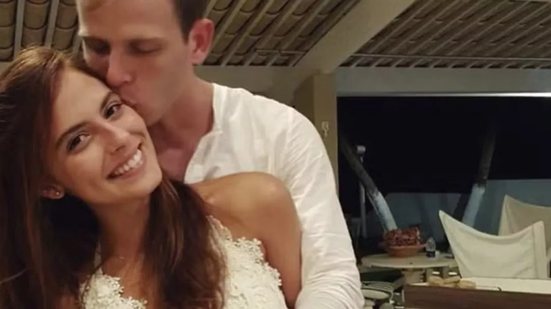 Carolina e Fernando tinham noivado há poucos dias durante a viagem - Reprodução / Instagram