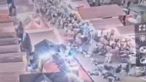 Carro invade mercado de Natal na Alemanha, mata ao menos 2 e fere 63 - Reprodução / Redes sociais