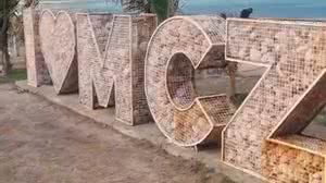 O totem fica localizado na praia de Jatiúca - Reprodução