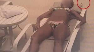 Mulher é atingida por tiro enquanto tomava sol na Barra da Tijuca, no Rio - Reprodução / g1