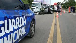 Carro bate de frente com caminhão em Atalaia e duas pessoas ficam gravemente feridas - Guarda Municipal de Atalaia