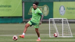 O Palmeiras anunciou nesta quarta-feira (8) a renovação de contrato com o zagueiro e capitão Gustavo Gómez - Cesar Greco / Palmeiras