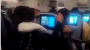 Manobra brusca em voo da United Airlines deixa 38 feridos - Reprodução