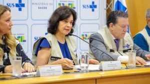 Nísia Trindade durante coletiva: "Seguimos a lógica de que ‘prevenir é sempre melhor do que remediar’, o que inclui medidas simples que cada cidadão pode adotar" - Matheus Damascena/MS