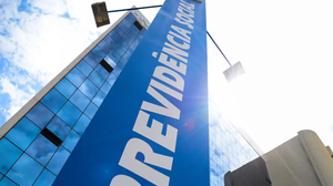 Imagem Decreto antecipa pagamento de 13º para aposentados; veja as datas