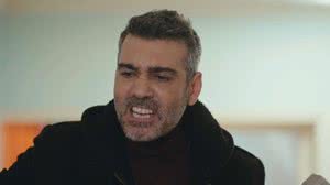 Imagem Sarp procura Sirin e exige que a jovem apague as fotos comprometedoras