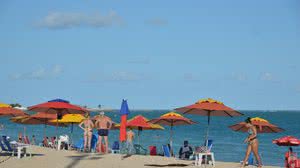 Estação exige atenção redobrada à exposição solar, à alimentação, hidratação e prevenção de doenças comuns da temporada - Carla Cleto / Arquivo