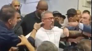 Votação de impeachment de Augusto Melo teve apavoro da torcida, briga e 'fuga' - Reprodução / X Identidade Corinthiana