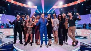 Imagem Conheça o time de famosos do Acerte ou Caia deste domingo, 16