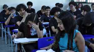 Estudantes que concluíram o terceiro ano em 2024 poderão sacar o valor - Foto: Agência Brasil