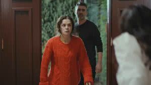 Imagem Força de Mulher: Bahar identifica a voz de Munir e expõe a conspiração de Piril no sequestro de seus filhos