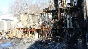 Imagem Homem dirige mais de mil quilômetros e incendeia casa de namorado virtual da ex