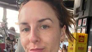 Charlotte Alice Peet na Rua Gustavo Sampaio, no Leme, no dia 15 de fevereiro - Reprodução