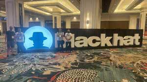 Policiais civis em Las Vegas, nos EUA, durante a conferência Blackhat, que debate segurança digital; viagem teria sido paga por fintech investigada - Reprodução / Linkedin