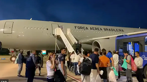 Segundo voo vindo dos EUA chegou ontem ao Brasil, com 111 repatriados - Foto: Agência Brasil