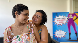 Josiane Luna e a filha, Melissa Luna, que recebeu doação de medula - Foto: Ascom Sesau