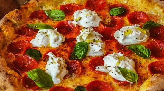 Imagem Pizza do Chef Beto Macias também no almoço, vamos?