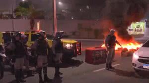 Imagem Mais um protesto contra paralisação do transporte escolar bloqueia via em Cruz das Almas