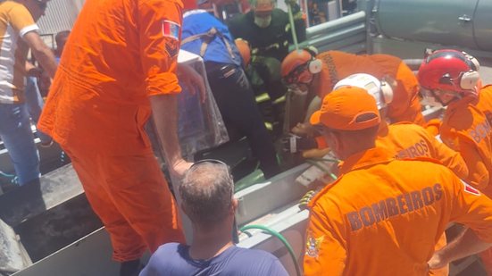 Trabalhador prende a mão em equipamento de construção e mobiliza bombeiros na Serraria - Corpo de Bombeiros