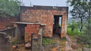 O corpo da vítima foi encontrado enrolado em panos e fitas adesivas - Foto: Reprodução/PCMG