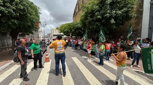 A manifestação é coordenada pelo Sindicato dos Trabalhadores em Educação de Alagoas (Sinteal) - Foto: Cortesia ao TNH1