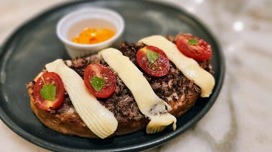 Imagem Verão saboroso com bruschetta nordestina